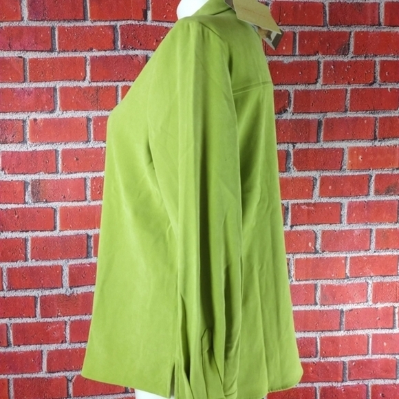 ✔️Susan Graver Button down top - Picture 4 of 8